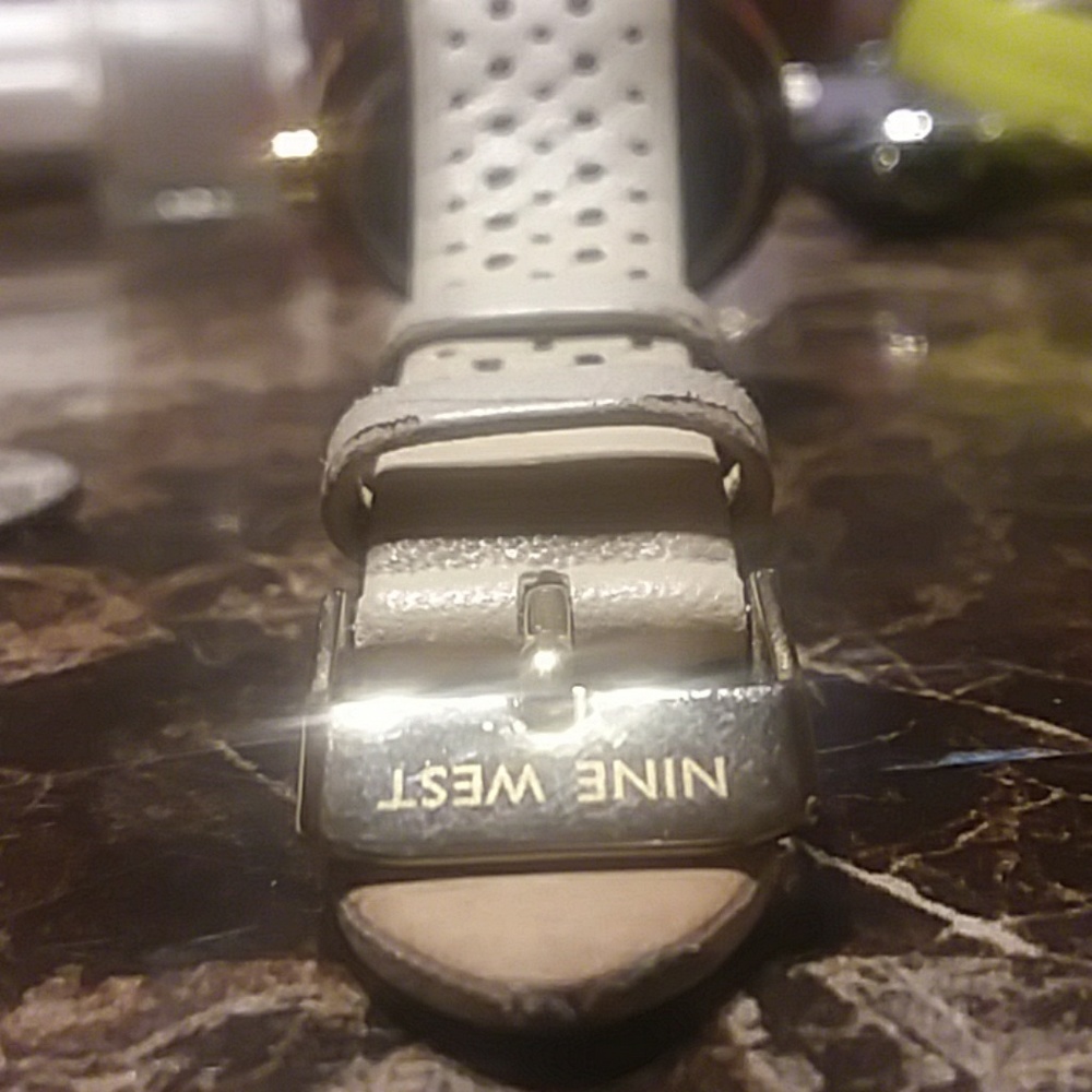 Watch - Picture 3 of 5